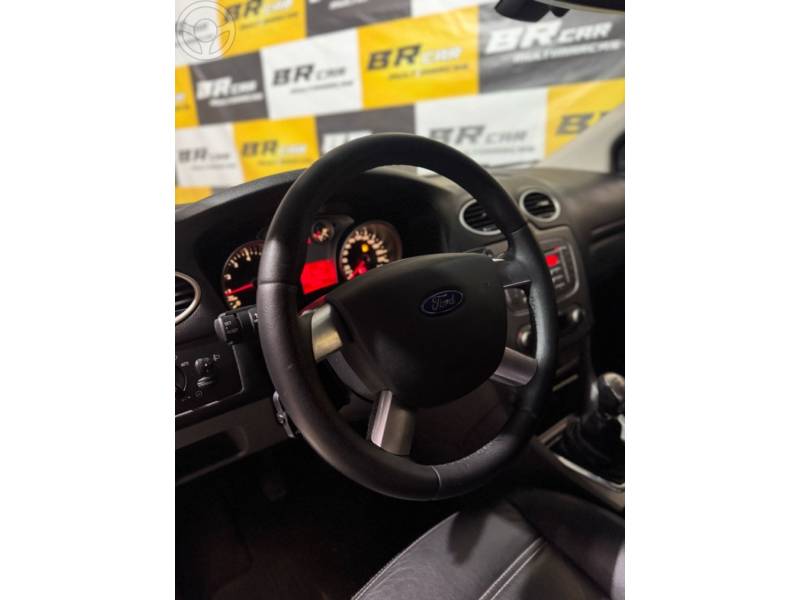 FORD - FOCUS 2.0 GLX 16V FLEX 4P MANUAL - 2013/2013 - PRATA - R$ 44.900,00
