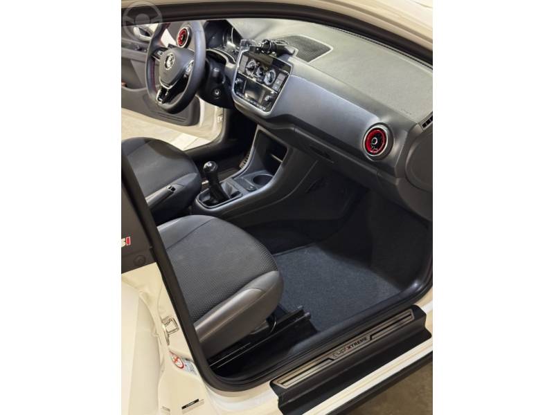 VOLKSWAGEN - UP 1.0 TSI XTREME UP 12V FLEX 4P MANUAL - 2019/2020 - BRANCA - R$ 73.000,00