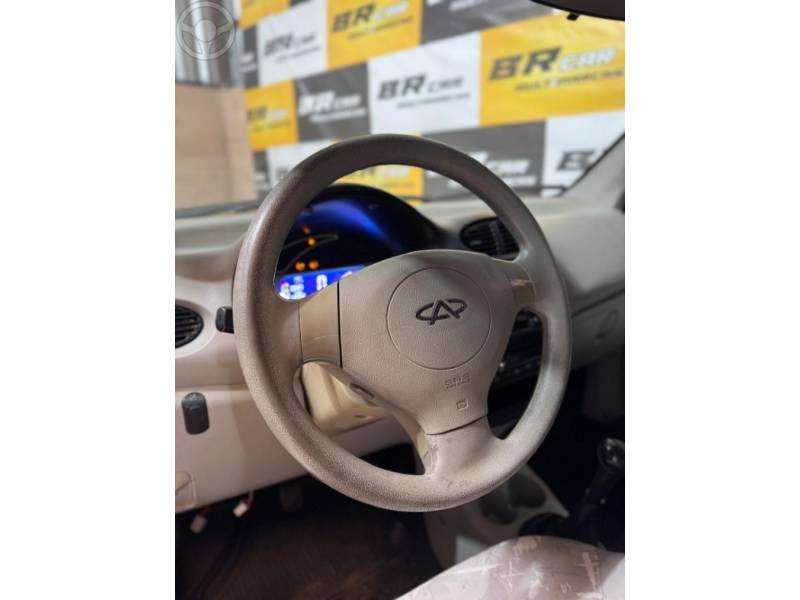 CHERY - QQ 1.0 MPFI 12V 4P MANUAL - 2014/2015 - VERMELHA - R$ 24.900,00