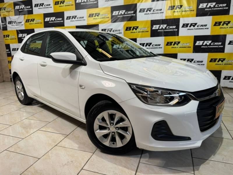 CHEVROLET - ONIX 1.0 LT 12V FLEX 4P MANUAL - 2022/2023 - BRANCA - R$ 71.900,00