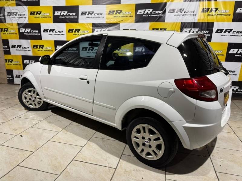 FORD - KA 1.0 MPI 8V FLEX 2P MANUAL - 2009/2010 - BRANCA - R$ 22.900,00