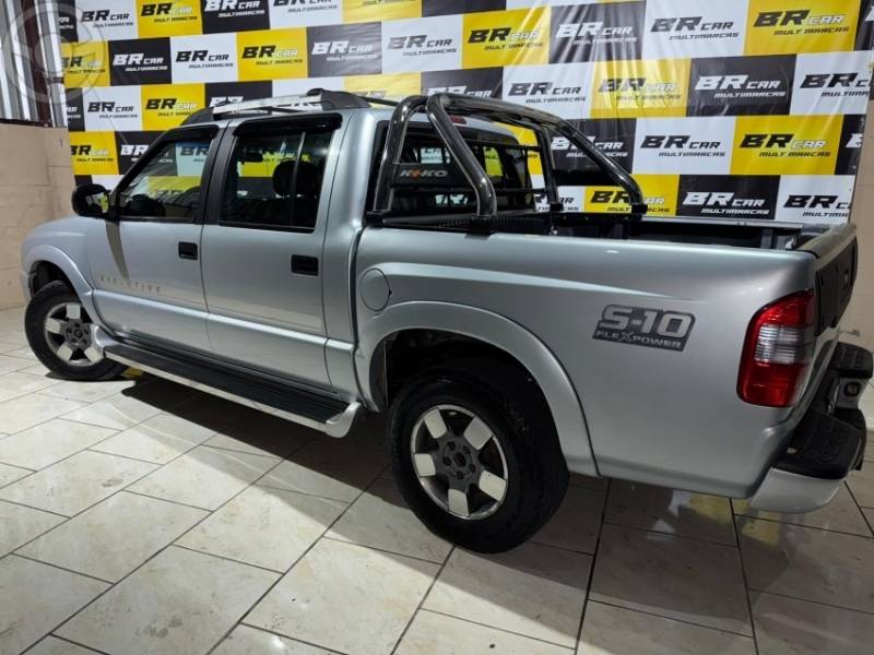 CHEVROLET - S10 2.4 MPFI EXECUTIVE 4X2 CD 8V FLEX 4P MANUAL - 2009/2009 - PRATA - R$ 62.900,00