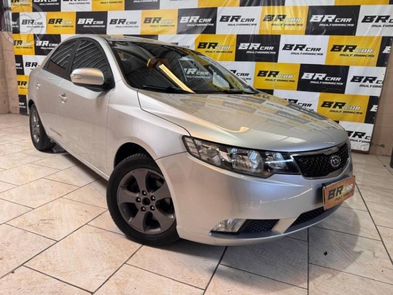 KIA MOTORS - CERATO 1.6 EX2 SEDAN 16V 4P MANUAL - 2009/2010 - PRATA - R$ 39.900,00