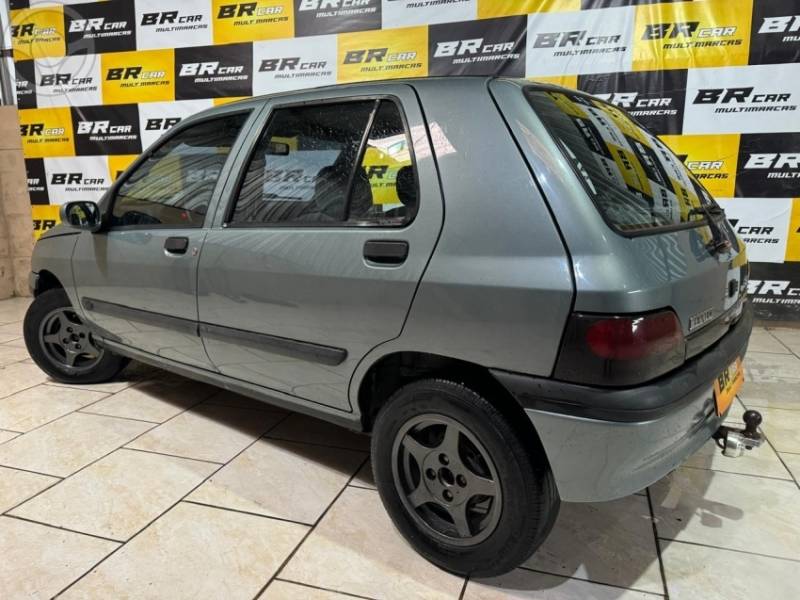 RENAULT - CLIO 1.6 RT 8V 4P MANUAL - 1999/1999 - CINZA - R$ 15.800,00