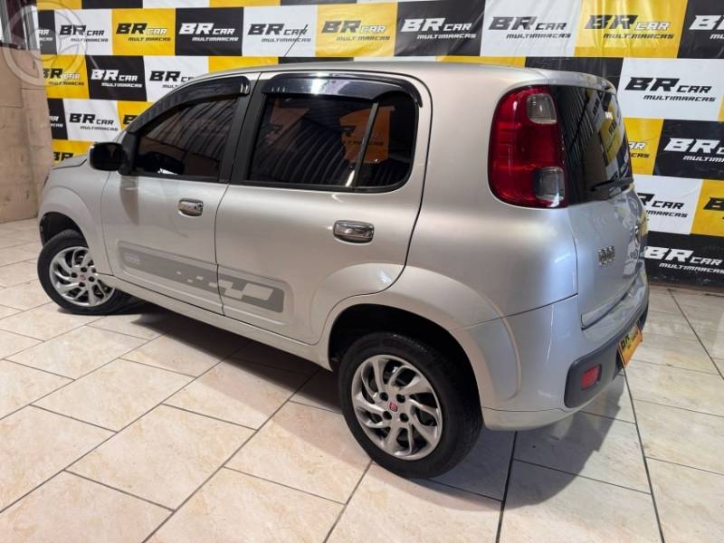 FIAT - UNO 1.0 EVO VIVACE 8V FLEX 4P MANUAL - 2015/2016 - PRATA - R$ 35.900,00