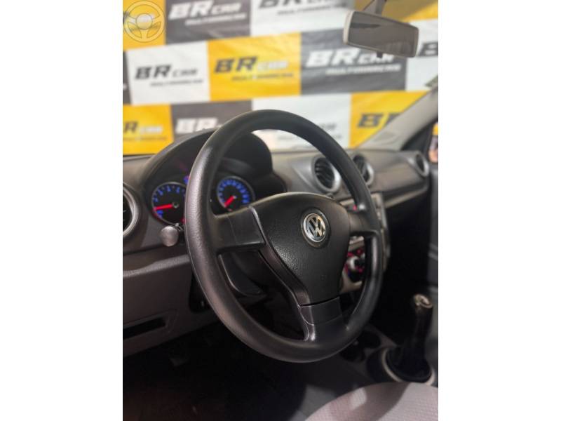 VOLKSWAGEN - VOYAGE 1.0 MI 8V FLEX 4P MANUAL - 2010/2011 - CINZA - R$ 32.900,00