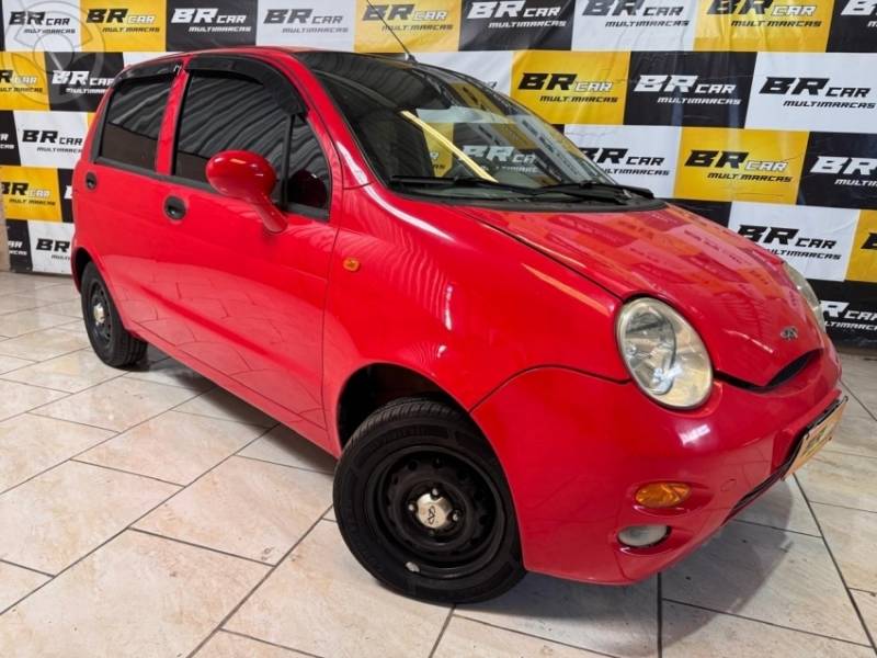 CHERY - QQ 1.0 MPFI 12V 4P MANUAL - 2014/2015 - VERMELHA - R$ 24.900,00
