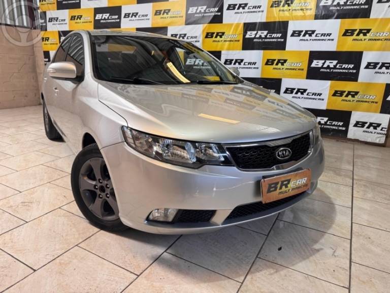 KIA MOTORS - CERATO 1.6 EX2 SEDAN 16V 4P MANUAL - 2009/2010 - PRATA - R$ 39.900,00
