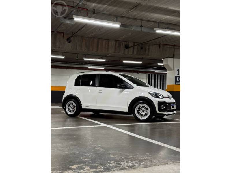 VOLKSWAGEN - UP 1.0 TSI XTREME UP 12V FLEX 4P MANUAL - 2019/2020 - BRANCA - R$ 73.000,00
