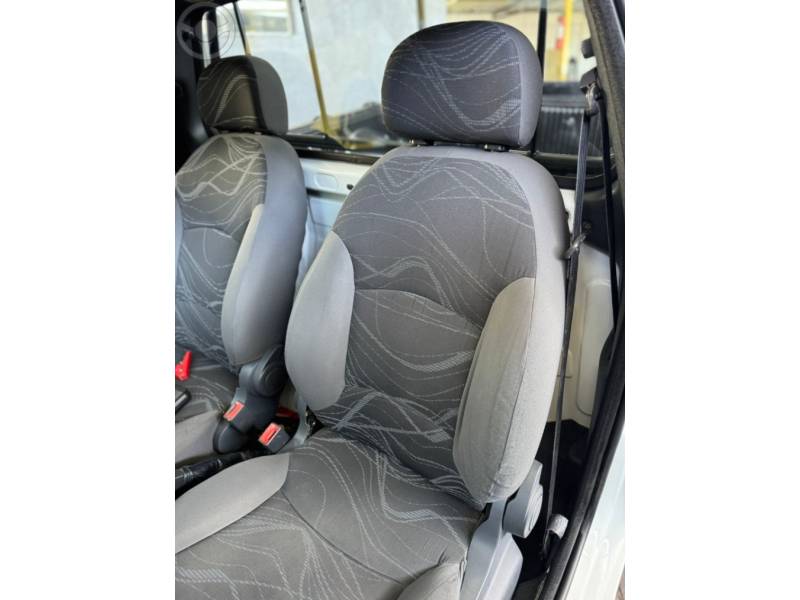 FIAT - STRADA 1.4 MPI WORKING CS 8V FLEX 2P MANUAL - 2013/2013 - BRANCA - R$ 36.900,00