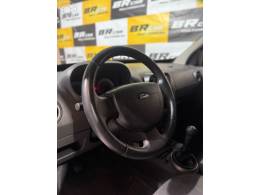 FORD - ECOSPORT 1.6 XLT 8V 4P MANUAL - 2004/2005 - PRETA - R$ 25.900,00