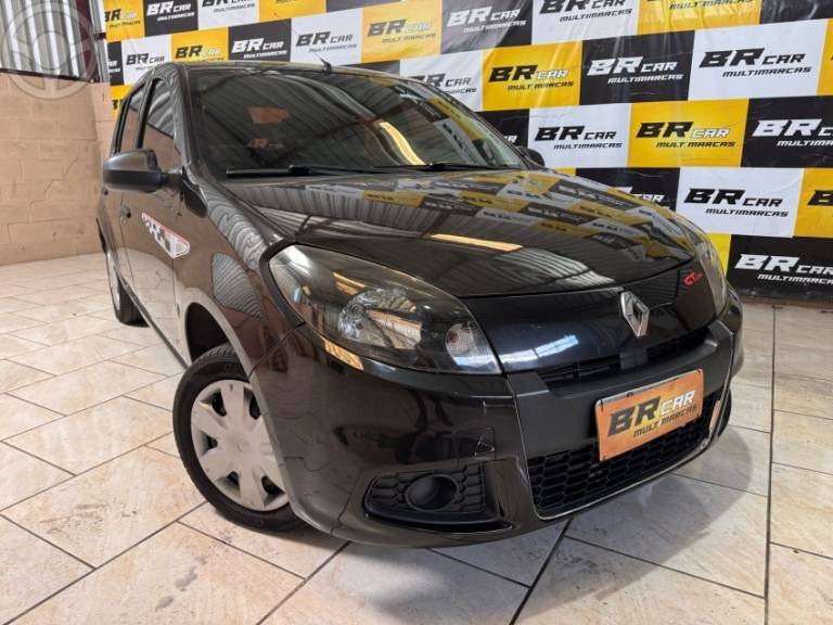 RENAULT - SANDERO 1.0 AUTHENTIQUE 16V FLEX 4P MANUAL - 2013/2014 - PRETA - R$ 31.900,00