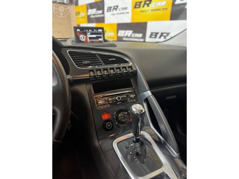 PEUGEOT - 3008 1.6 GRIFFE THP 16V 4P AUTOMÁTICO - 2014/2015 - BRANCA - R$ 57.900,00