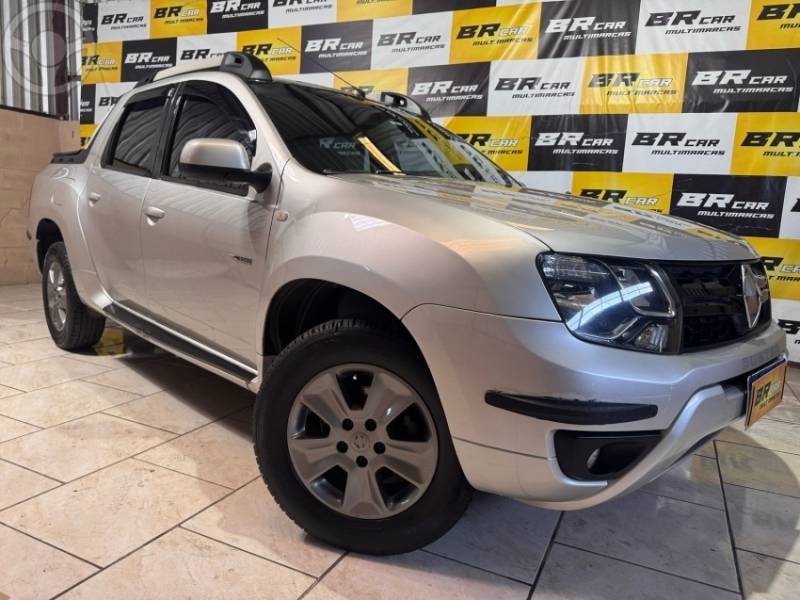 RENAULT - DUSTER OROCH 1.6 16V FLEX DYNAMIQUE 4P MANUAL - 2015/2016 - PRATA - R$ 69.900,00