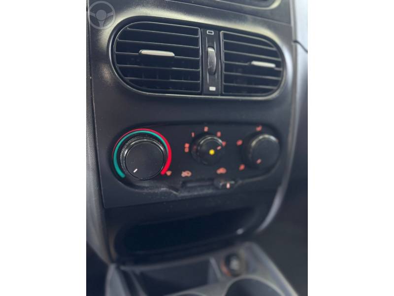 FIAT - STRADA 1.4 MPI WORKING CS 8V FLEX 2P MANUAL - 2013/2013 - BRANCA - R$ 36.900,00