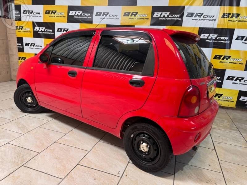 CHERY - QQ 1.0 MPFI 12V 4P MANUAL - 2014/2015 - VERMELHA - R$ 24.900,00