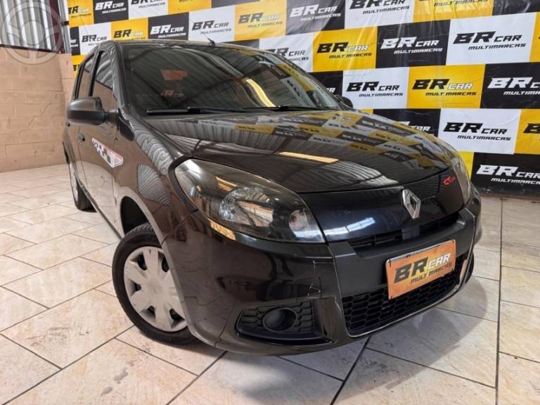 RENAULT - SANDERO 1.0 AUTHENTIQUE 16V FLEX 4P MANUAL - 2013/2014 - PRETA - R$ 31.900,00