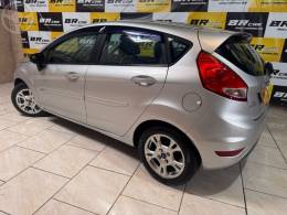 FORD - FIESTA 1.6 SE HATCH 16V FLEX 4P AUTOMÁTICO - 2014/2015 - PRATA - R$ 44.900,00