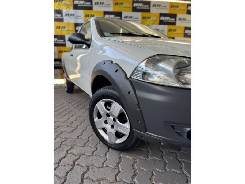 FIAT - STRADA 1.4 MPI WORKING CS 8V FLEX 2P MANUAL - 2013/2013 - BRANCA - R$ 36.900,00