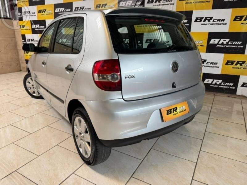 VOLKSWAGEN - FOX 1.6 MI ROUTE 8V FLEX 4P MANUAL - 2009/2009 - PRATA - R$ 33.900,00