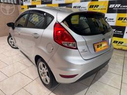FORD - FIESTA 1.6 SE HATCH 16V FLEX 4P AUTOMÁTICO - 2014/2015 - PRATA - R$ 44.900,00