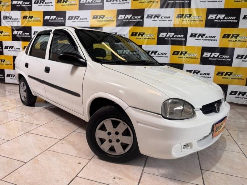 CHEVROLET - CLASSIC 1.0 MPFI 8V 4P MANUAL - 2002/2003 - BRANCA - R$ 17.900,00