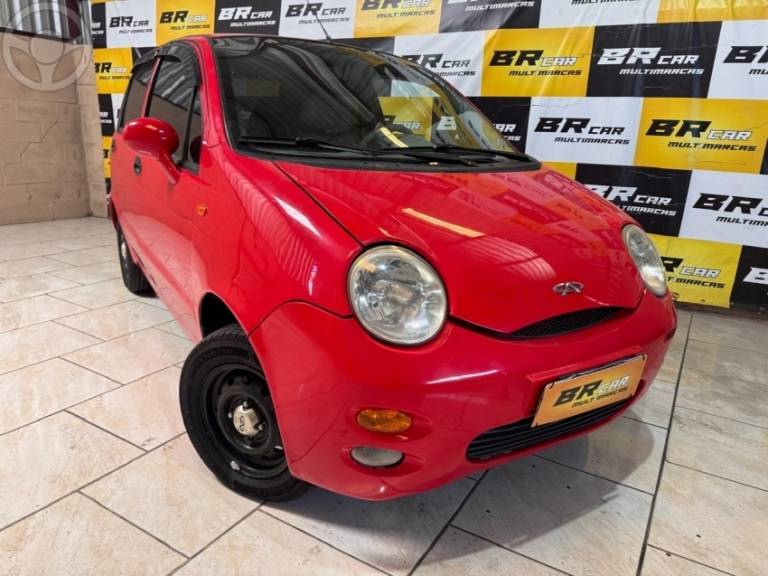 CHERY - QQ 1.0 MPFI 12V 4P MANUAL - 2014/2015 - VERMELHA - R$ 24.900,00