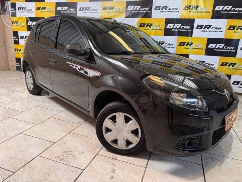 RENAULT - SANDERO 1.0 AUTHENTIQUE 16V FLEX 4P MANUAL - 2013/2014 - PRETA - R$ 31.900,00
