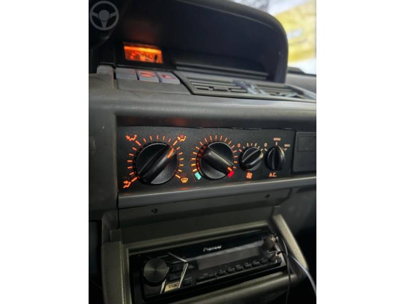 RENAULT - CLIO 1.6 RT 8V 4P MANUAL - 1999/1999 - CINZA - R$ 15.800,00
