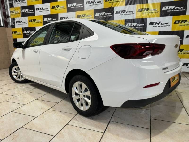 CHEVROLET - ONIX 1.0 LT PLUS 4P FLEX MANUAL - 2022/2023 - BRANCA - R$ 73.900,00