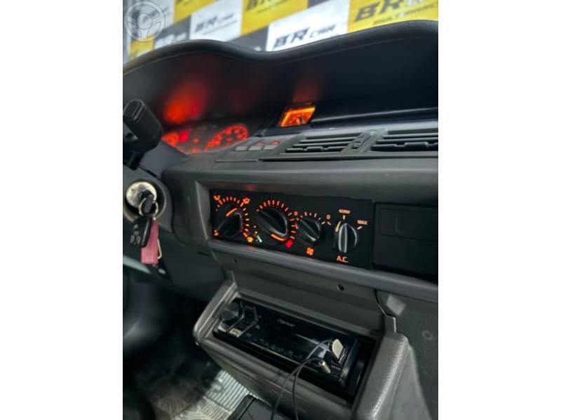 RENAULT - CLIO 1.6 RT 8V 4P MANUAL - 1999/1999 - CINZA - R$ 15.800,00