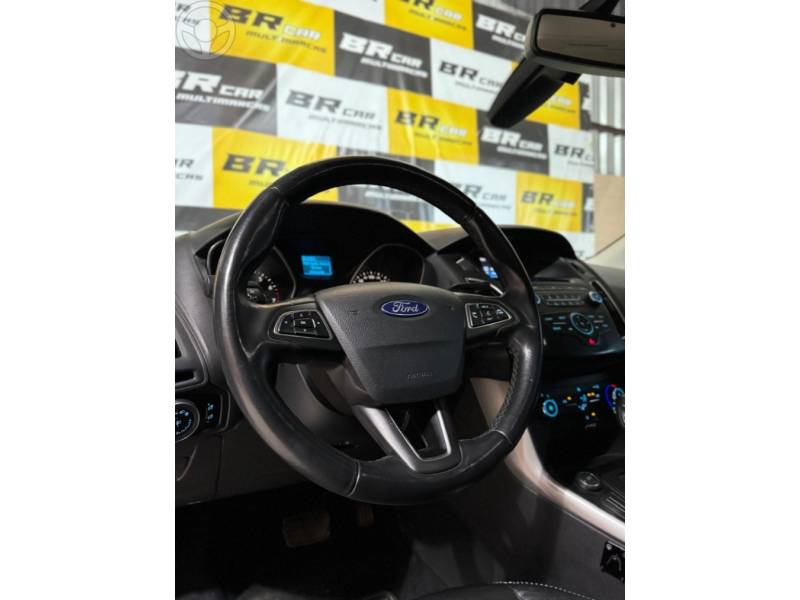 FORD - FOCUS 2.0 SE SEDAN 16V FLEX 4P AUTOMÁTICO - 2017/2018 - BRANCA - R$ 63.900,00