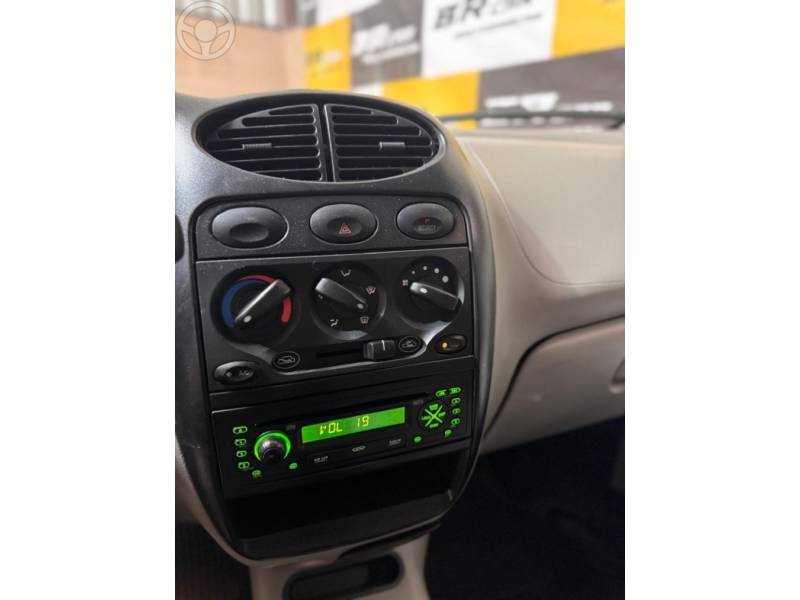 CHERY - QQ 1.0 MPFI 12V 4P MANUAL - 2014/2015 - VERMELHA - R$ 24.900,00
