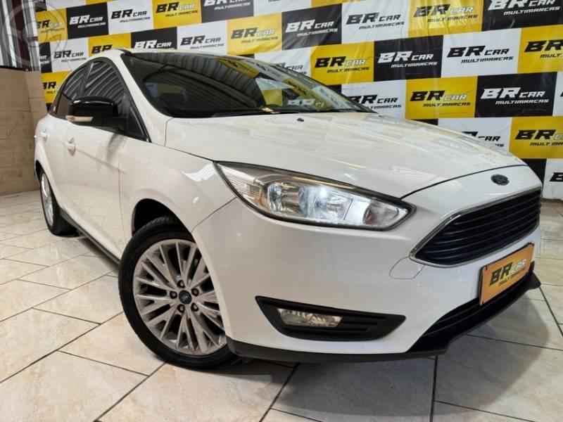 FORD - FOCUS 2.0 SE SEDAN 16V FLEX 4P AUTOMÁTICO - 2017/2018 - BRANCA - R$ 63.900,00