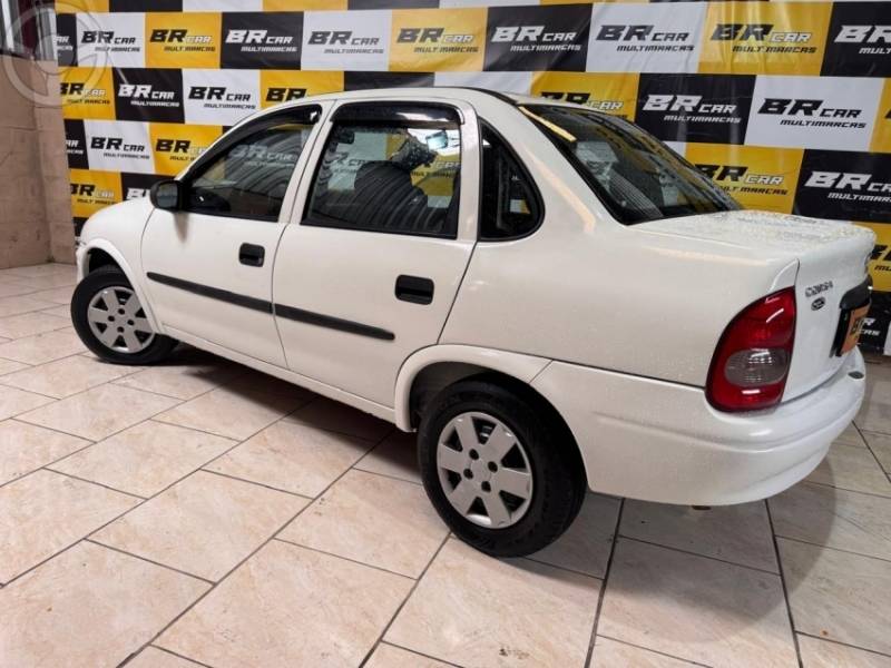 CHEVROLET - CLASSIC 1.0 MPFI 8V 4P MANUAL - 2002/2003 - BRANCA - R$ 17.900,00