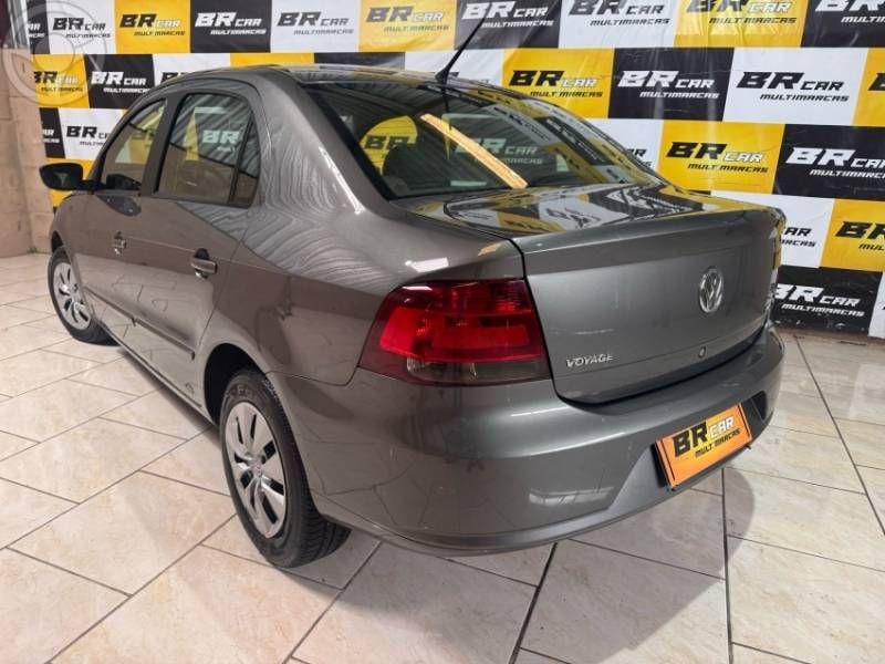 VOLKSWAGEN - VOYAGE 1.0 MI 8V FLEX 4P MANUAL - 2010/2011 - CINZA - R$ 32.900,00